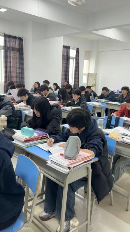 初中数学各基础知识点串讲 - 课堂场景