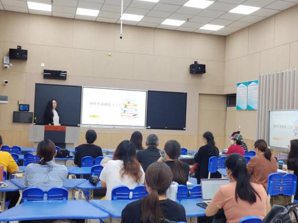 全100集【八年级数学初阶提升课】视频+PDF讲义 扎实基础 直击中考 轻松应对 全面系统精讲初中数学课 - 课堂场景图